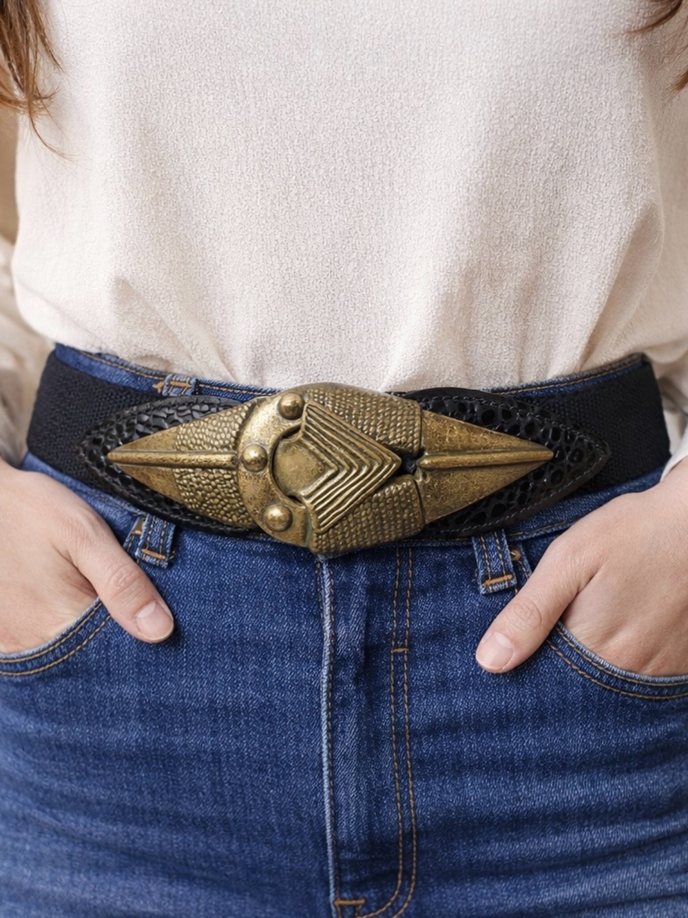 Vtg Motion East USA Black Stretch Belt Medieval Arrowhead Latch Buckle Womens M